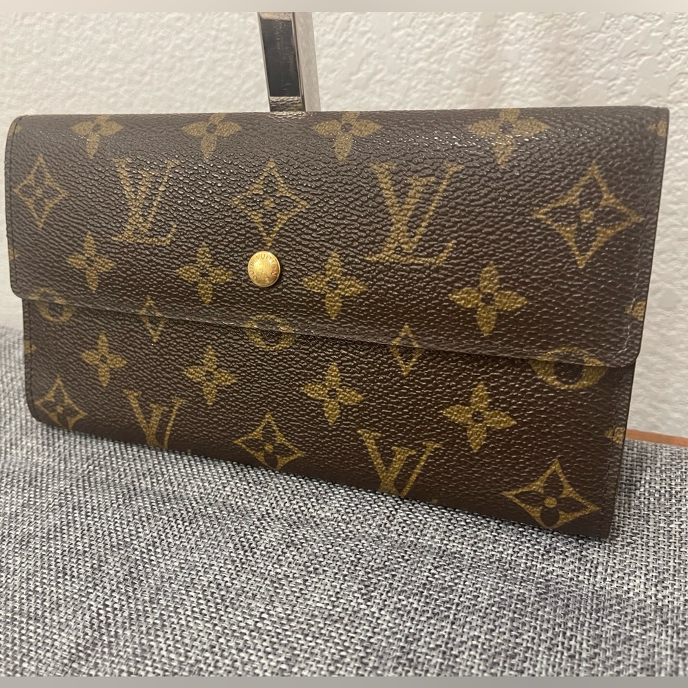 24. Louis Vuitton Porte Tresor International Wallet Monogram Canvas - Picture 3 of 9